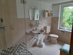 Elite House, 2 Bedrooms | Bathroom | Shower - Opas Hus auf Pellworm (Pellworm)