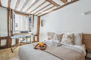 Interior - Stylish 1BR - Walkable to Opera & Louvre (Paris)