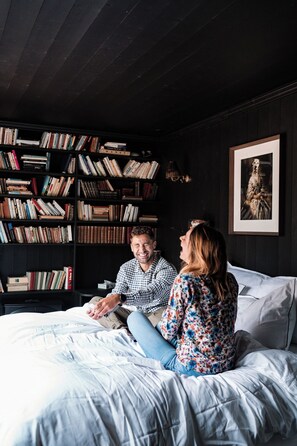 Premium bedding, pillow-top beds, in-room safe, blackout curtains - Hôtel Lilybloom Le Havre (Le Havre)