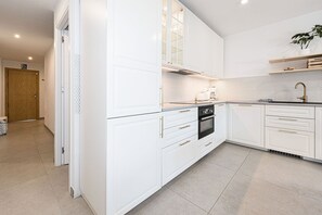 Fridge, microwave, oven, dishwasher