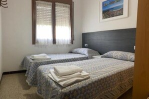 4 chambres, fer et planche à repasser, Wi-Fi, draps fournis