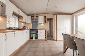 Fridge, microwave, oven, coffee/tea maker