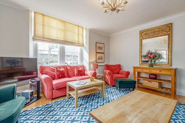 TV - Southgait Hall (No 4) | St Andrews (St Andrews)