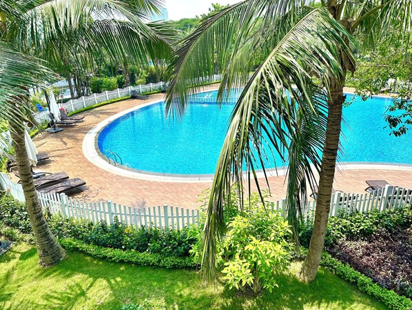 Indoor pool, outdoor pool