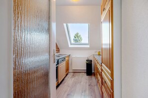 Réfrigérateur, four, plaque de cuisson, lave-vaisselle