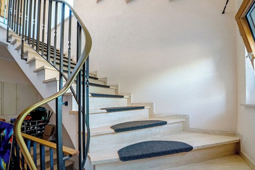 Ferienwohnung 'Eulennest' mit Bergblick, Privatem Garten und Wi-Fi