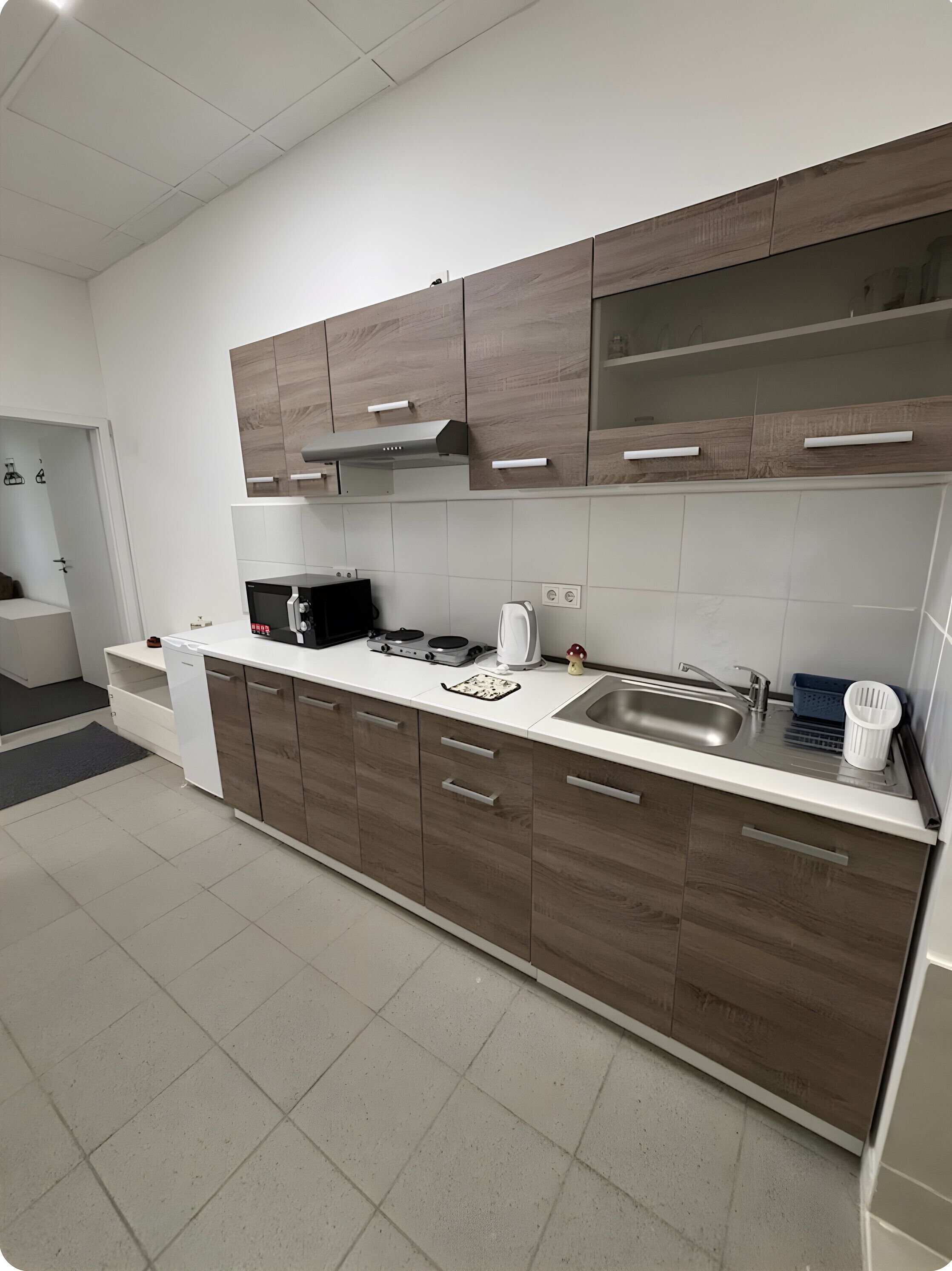 Fridge, microwave, stovetop, electric kettle