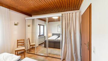 1 bedroom, iron/ironing board, free WiFi, bed sheets