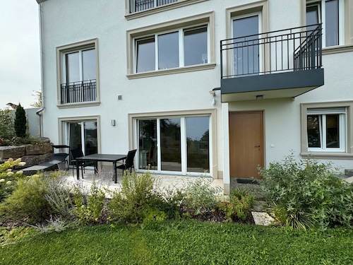 Ferienwohnung 'Hofberg - Villa' mit Bergblick, Gemeinschaftsterrasse und Wi-Fi