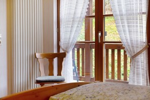 Interior - Apartment 'Waldblick, 50 Qm' with Shared Garden, Balcony and Wi-Fi (Bad Rippoldsau-Schapbach)