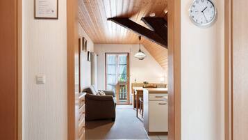 TV, ping pong, stereo