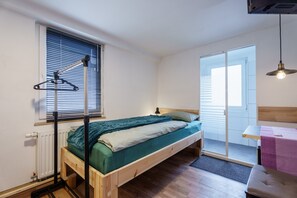 1 bedroom, free WiFi, bed sheets