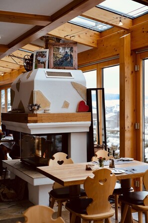 Dining - Room 'Doppelzimmer 3' with Mountain View, Balcony and Wi-Fi (Bernau im Schwarzwald)