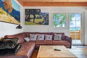 Televisio, takka, DVD-soitin, stereot