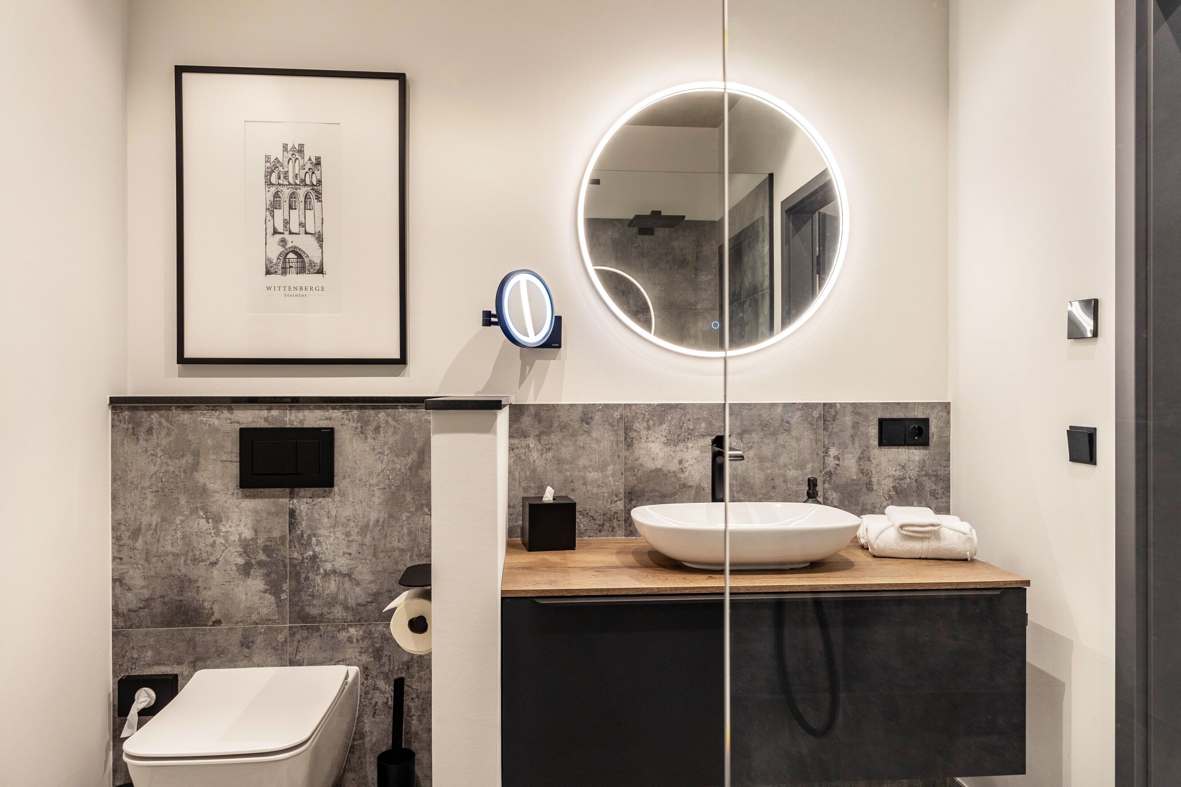 Dusche, Haartrockner, Handtücher