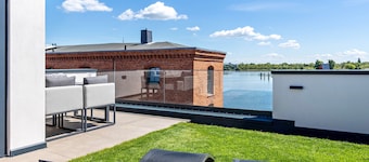 ELBE.6 - Stilvolles Apartment direkt an der Elbe