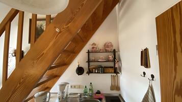 JÀÀkaappi, uuni, liesi, astianpesukone