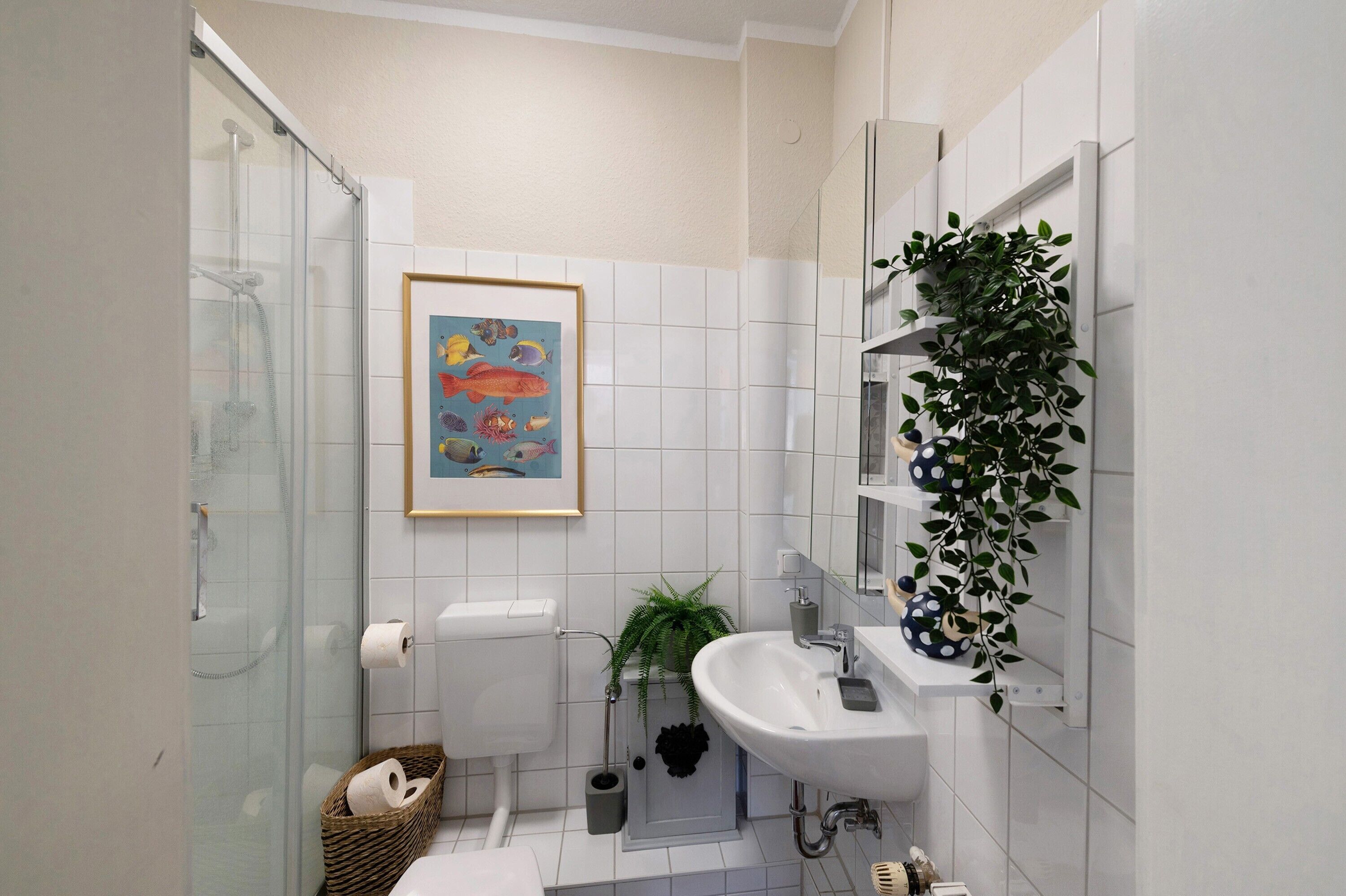 Chuveiro, toalhas de banho