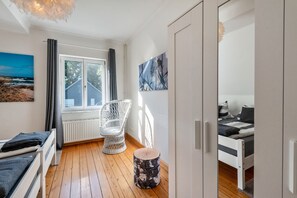 2 室のベッドルーム、WiFi (無料)、ベッドシーツ