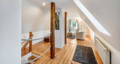 Ferienwohnung 'Sonnenhaus' mit Seeblick, Gemeinschaftsgarten und Wi-Fi