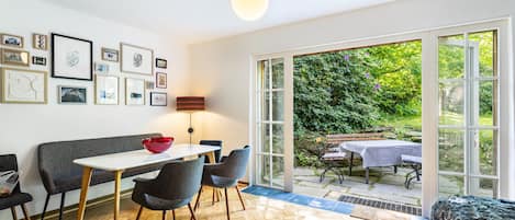 تناول الطعام