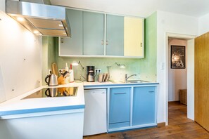 Kühlschrank, Ofen, Herdplatte, Geschirrspüler