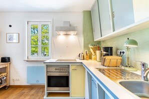 Kühlschrank, Ofen, Herdplatte, Geschirrspüler