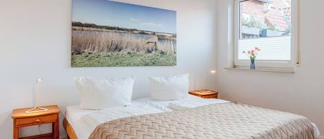 2 Schlafzimmer, Reisekinderbett, kostenloses WLAN, Bettwäsche