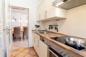 Kühlschrank, Ofen, Herdplatte, Geschirrspüler