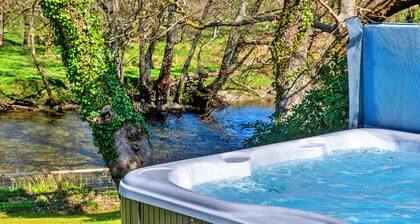 Riverside holiday home in Dolgellau, No Deposit