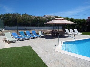 Vila, 5 quartos, piscina particular, vista para o jardim | Piscina | Piscina externa