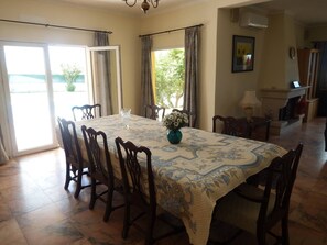 Villa, 5 soverom, privat basseng, hageutsikt | Spisestue