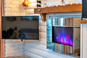 Interior - Chalet in Tintagel with Stunning Sea Views (Tintagel)