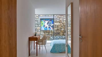 3 bedrooms, iron/ironing board, internet