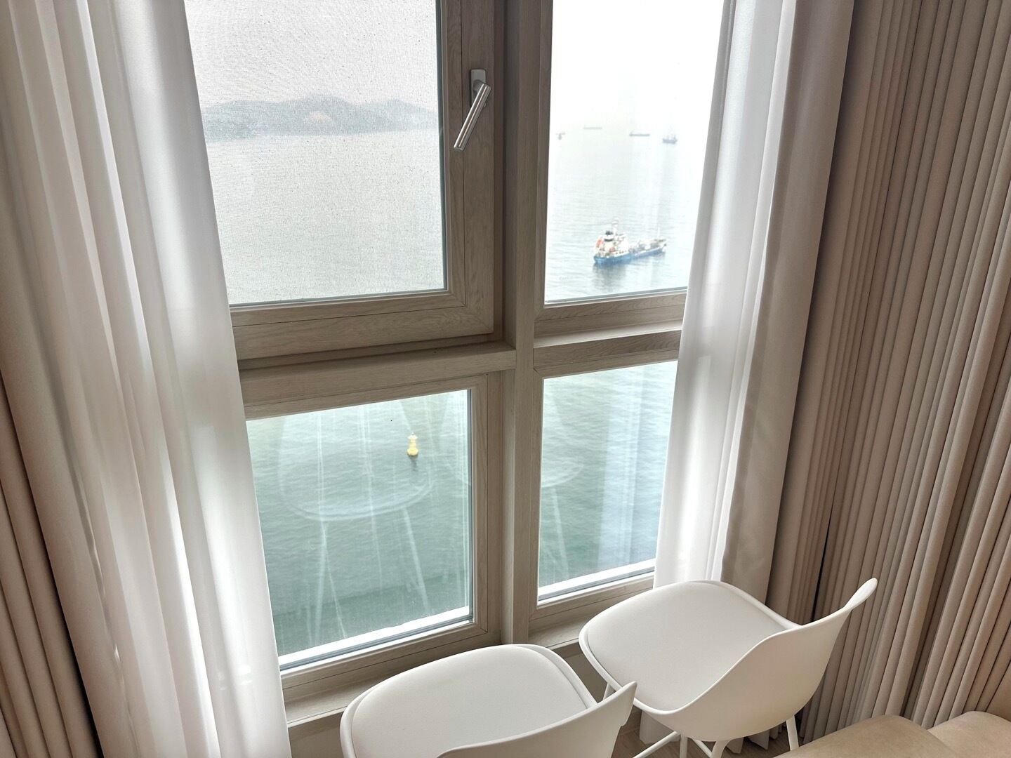 Junior Double Room, Beach View | Living area | Flat-screen TV