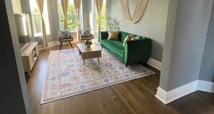 Luxurious 3 Bedroom Apartment in Chicago