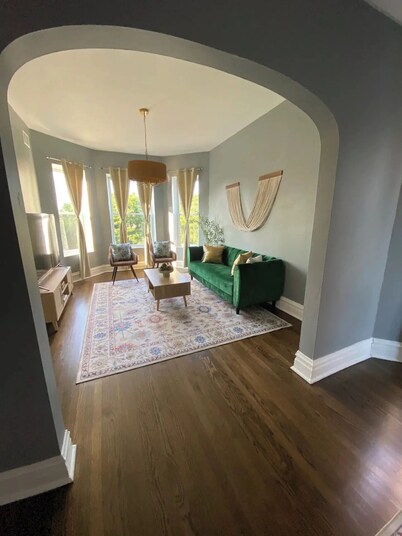 Luxurious 3 Bedroom Apartment in Chicago