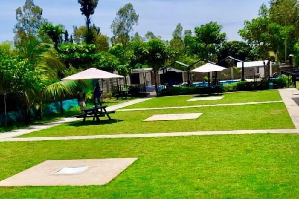 Somerset Gardens Resort