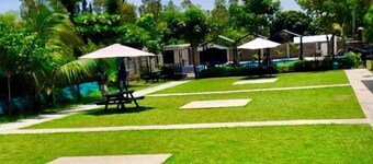 Somerset Gardens Resort