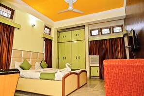 Family Double Room | Free WiFi