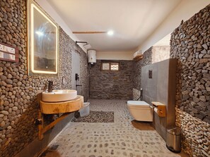 Shower, hair dryer, slippers, towels - Shepherd's Lore Camps & Resort (Sangla)