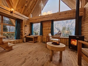 高级小屋, 2 间卧室, 露台, 山景 | 住宿内部