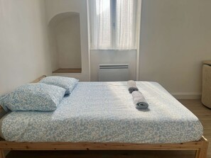 2 bedrooms, WiFi, bed sheets