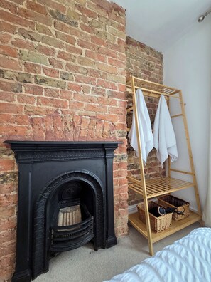 2 chambres, fer et planche à repasser, accès Internet, draps fournis