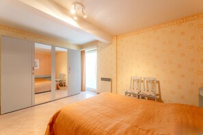 2 Schlafzimmer, Reisekinderbett, kostenloses WLAN