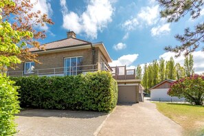 Exterior - Spacious Seaside Villa in Oostduinkerke (Oostduinkerke)