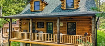 Main Channel Lots of Water. Escape to The Getaway at Pine Haven — a spotless log cabin on Smith Mountain Lake where every bedroom has its own en-suite bath. Enjoy lake views, a stocked kitchen, fire pit, pool table, and dock access.