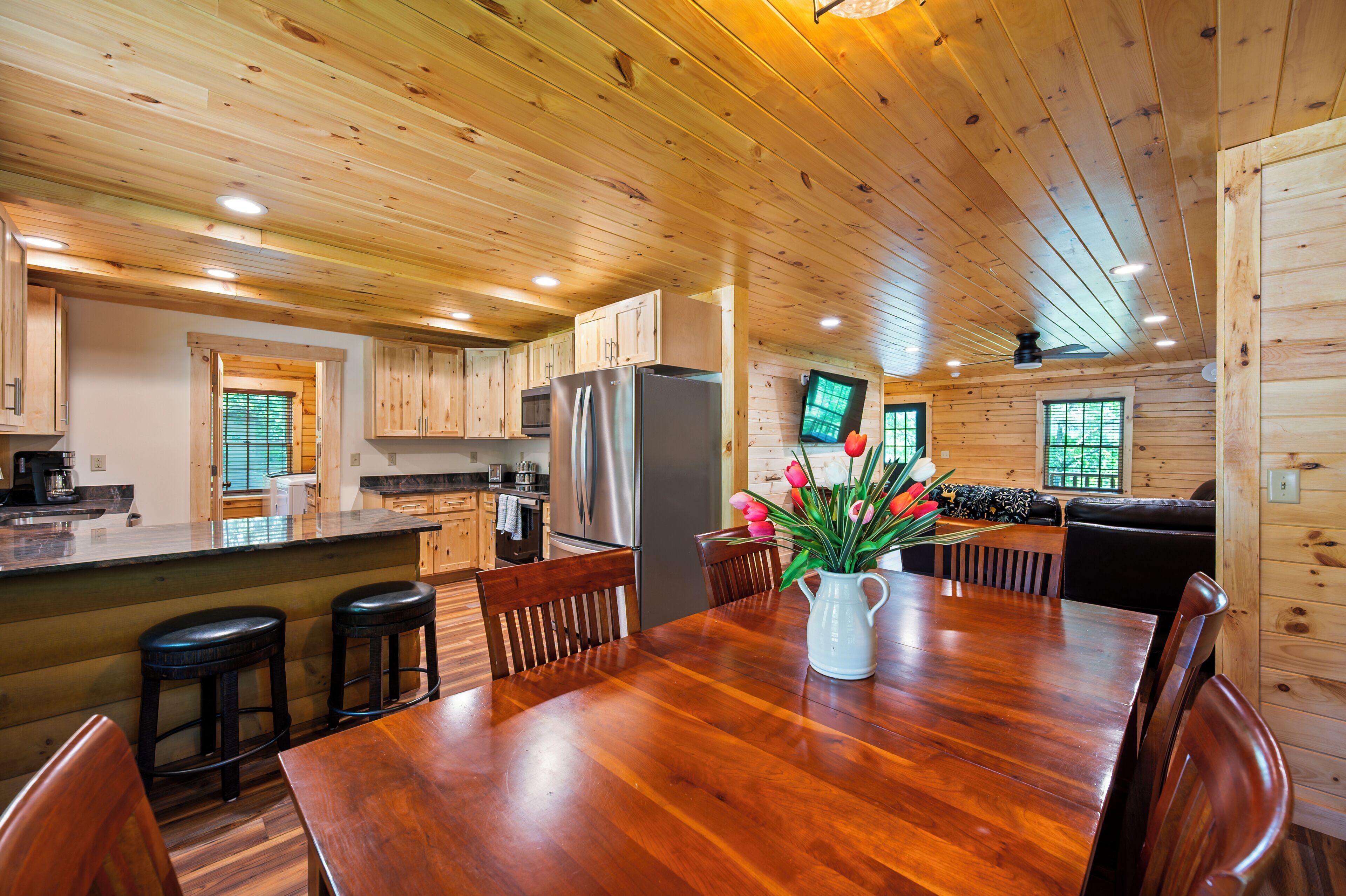 雪櫃、微波爐、焗爐、爐具