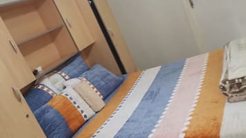 8 bedrooms, iron/ironing board, WiFi, bed sheets