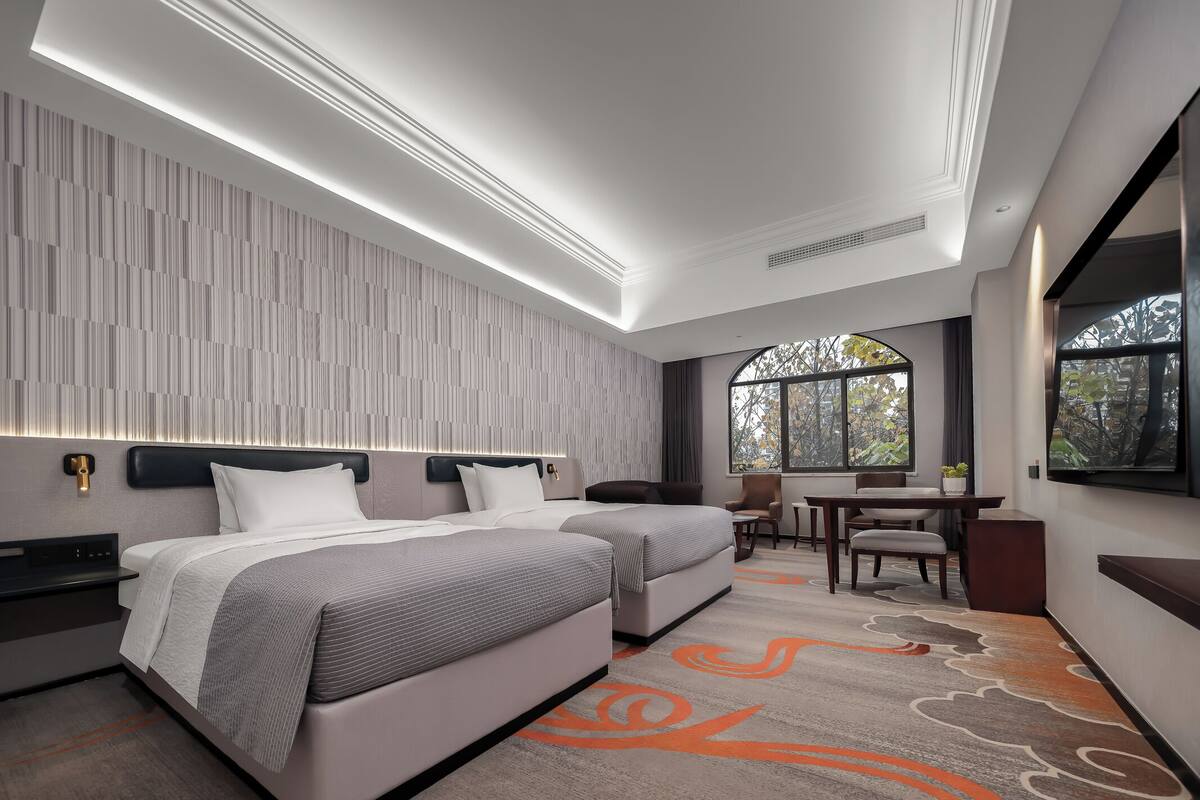 Comfort Twin Room, Garden View | Premium bedding, down comforters, in-room safe, blackout drapes